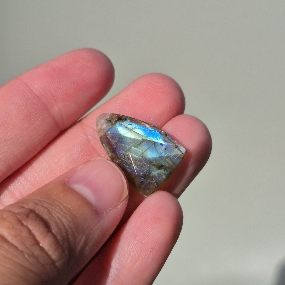 Natural Labradorite - Picture 10 of 11